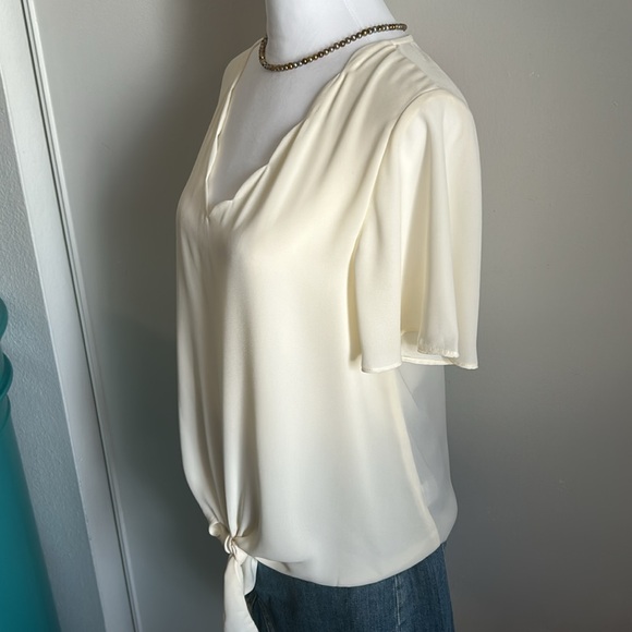 New Allison Joy from Evereve Women’s Lyla Scallop Trim Ivory Short Sleeve Blouse - Picture 2 of 12